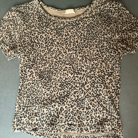 John Galt Cheetah Print Crop Top - Picture 2 of 3